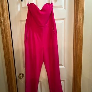 Hola este jumper está casi nuevo solo 1 veces lo use tiene un material suave